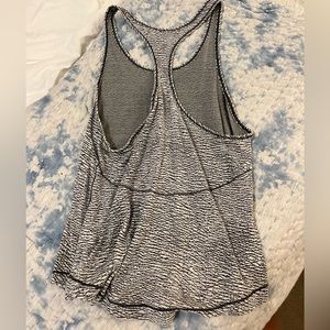 lululemon black and white tank top